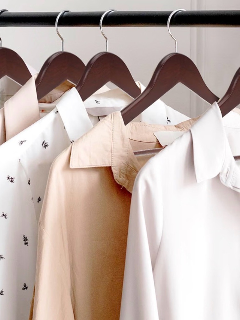 Pack of 20 Natural Wooden 17.5” Hangers • Walnut Finish